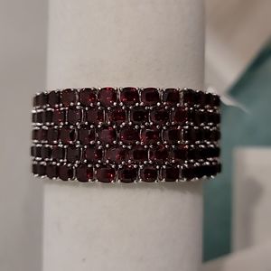 Mozambique Garnet bracelet NWT